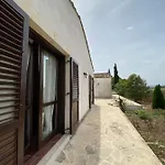 בית נופש Orecchie Di Lepre *